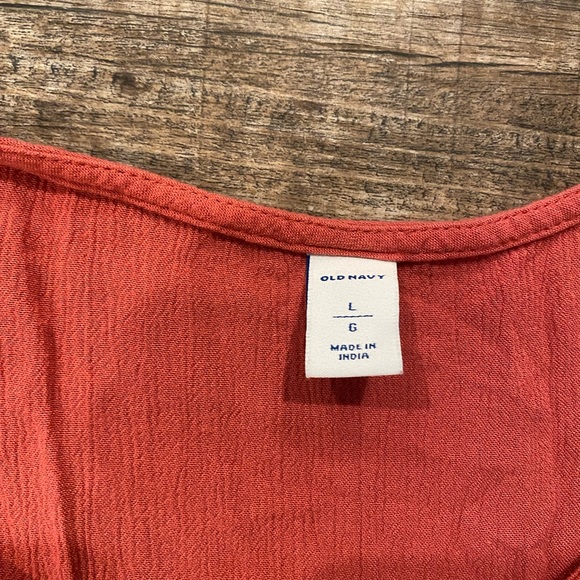 ✨2/$20✨Old Navy Flowy T-Shirt - Picture 3 of 3